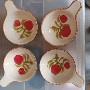 Set of 4 Ceramic Soup or Salad Bowls with Box